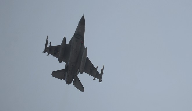 Νέο μπαράζ υπερπτήσεων τουρκικών F-16 πάνω από Οινούσσες και Παναγιά