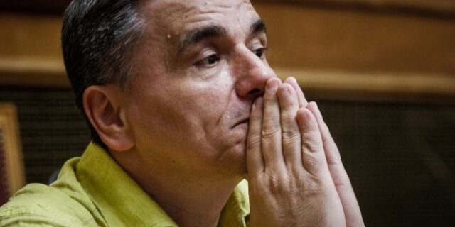 Η μουρμούρα βουλευτών του ΣΥΡΙΖΑ – Οι απαντήσεις Τσακαλώτου για ΕΝΦΙΑ και συντάξεις