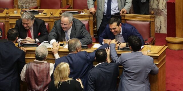 Η Βουλή έδειξε Πρέσπες