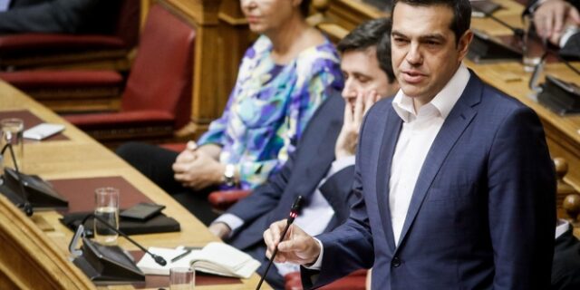 Τσίπρας: Ο Σαμαράς προκάλεσε το Σκοπιανό και θέτει τώρα σε ομηρία κι έναν άλλο Μητσοτάκη