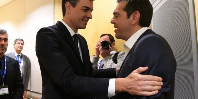 Συγχαρητήρια Σάντσεθ στον Τσίπρα για τη συμφωνία με την ΠΓΔΜ