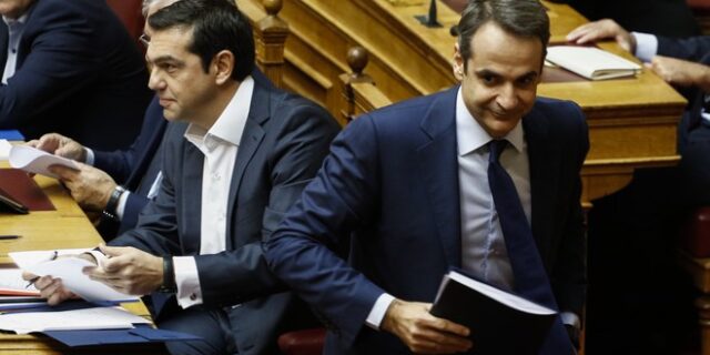 Η διπλή επίθεση Μητσοτάκη σε Τσίπρα για το προσφυγικό