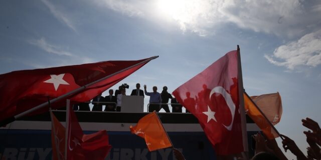 Τουρκία ώρα μηδέν: Άνοιξαν οι κάλπες για τις κρισιμότερες εκλογές