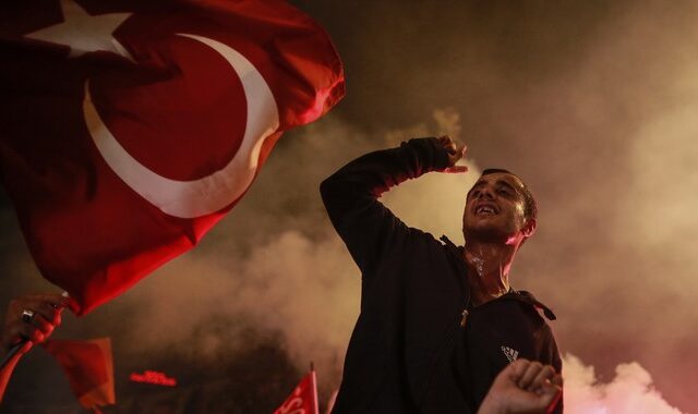 Τουρκία: Απολύονται περισσότεροι από 18.000 εργαζόμενοι στο δημόσιο