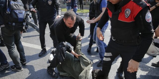 Τουρκία: Ελεύθεροι 14 φοιτητές που κατηγορούνται για “τρομοκρατική προπαγάνδα”