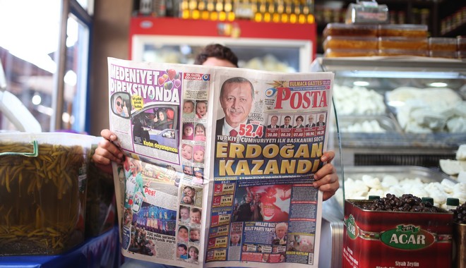Θριαμβολογούν τα κυβερνητικά ΜΜΕ για την επανεκλογή Ερντογάν