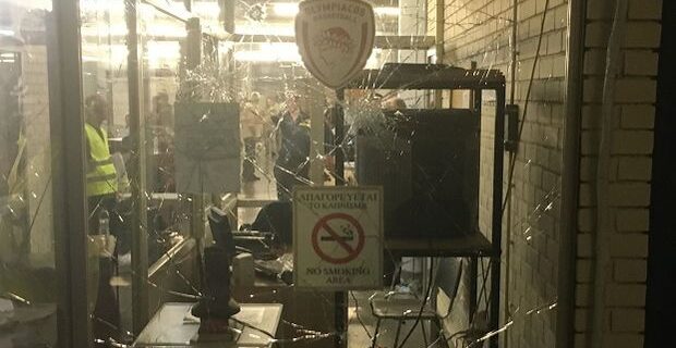 Επεισόδια μεταξύ οπαδών και αστυνομικών στο ΣΕΦ πριν και μετά τον αγώνα