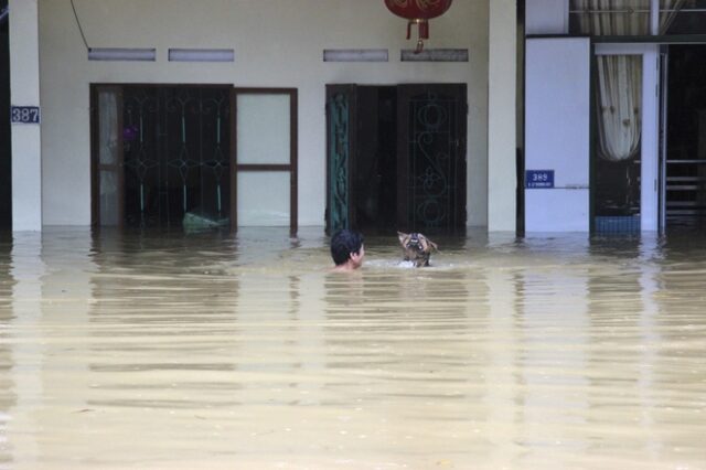 Βιετνάμ: Τουλάχιστον 15 νεκροί εξαιτίας πλημμυρών και κατολισθήσεων