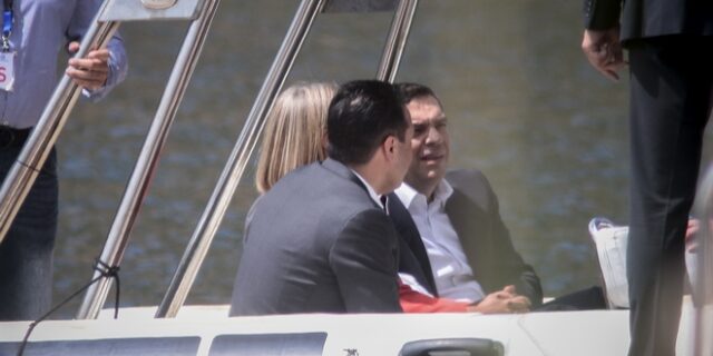 Διεθνής Τύπος: Συμφωνία σταθμός μεταξύ Ελλάδος και ΠΓΔΜ στις Πρέσπες