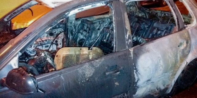 Αναστάτωση στον Κολωνό από πυρκαγιά σε όχημα