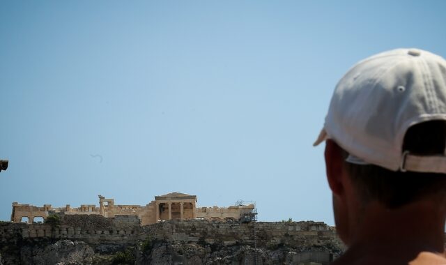 Νωρίτερα κλείνει η Ακρόπολη, λόγω καύσωνα