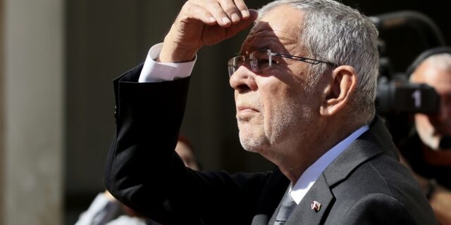 Τραγωδία στην Αττική: “Βαθιά συγκλονισμένος” δηλώνει ο αυστριακός πρόεδρος Αλεξάντερ Βαν ντερ Μπέλεν