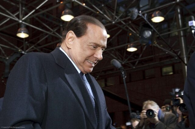 Ιταλία: Παραγραφή για τον χρηματισμό γερουσιαστή από τον Μπερλουσκόνι