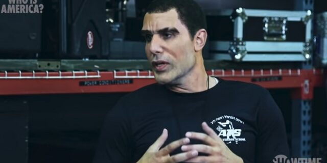 Όπλα στα 3χρονα. Ο Κοέν γελοιοποιεί τους λομπίστες των ΗΠΑ