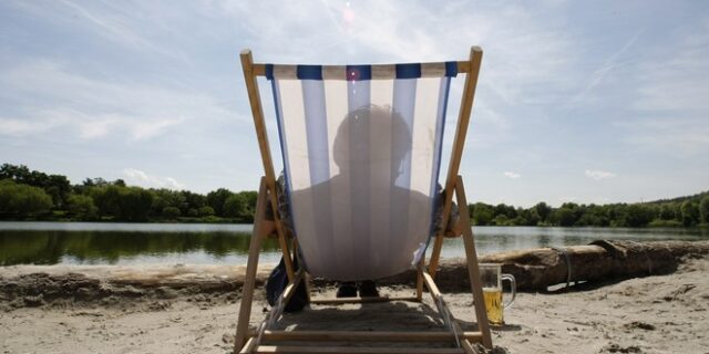 Ωδή στον εμπνευστή της ξαπλώστρας