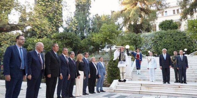 Η μελαγχολική ιστορία μιας δεξίωσης