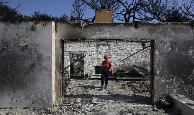 Οι λόγοι που η φωτιά ισοπέδωσε το Μάτι