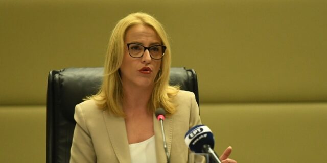 Δούρου: Η κλιματική αλλαγή είναι πολύ σοβαρή υπόθεση για να γίνεται όχημα αντικυβερνητικής κριτικής