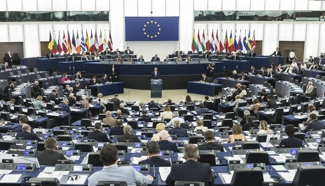 Κούλογλου: ΝΔ και ΧΑ ψήφισαν υπέρ κατάργησης του 8ωρου στην Ευρωβουλή. ΝΔ: Ανοησίες, οι ‘Ελληνες φορτηγατζήδες ζήτησαν ευελιξία