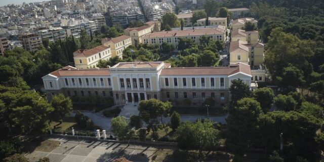 “Ρετούς” στην Ευελπίδων