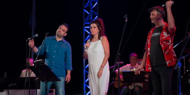 Η αύρα του Λουκιανού πάνω από την πλαζ της Βουλιαγμένης