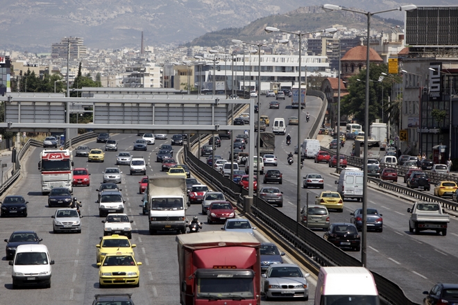 Μποτιλιάρισμα στην Αθηνών – Λαμίας: Ουρές χιλιομέτρων λόγω τροχαίου