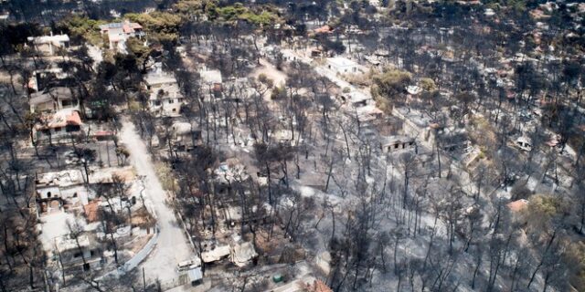 Υπουργείο Υποδομών: Μη κατοικήσιμο το ένα στα δύο κτίρια