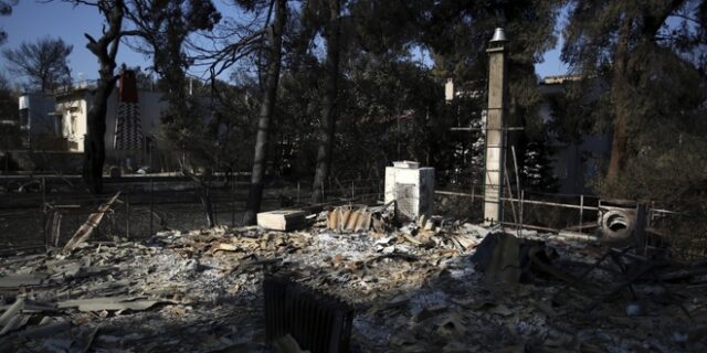 Αντιπλημμυρικά έργα προστασίας από τις Ένοπλες Δυνάμεις σε Ραφήνα – Μαραθώνα