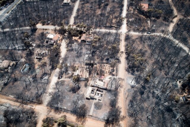 Συνεχείς έρευνες στο Μάτι. Φλέγονται τα Γεράνεια Όρη