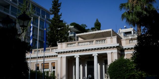 Μαξίμου: Να απομονωθούν ακραία στοιχεία και μέλη της ΧΑ που προσπάθησαν να μπουν στη Βουλή