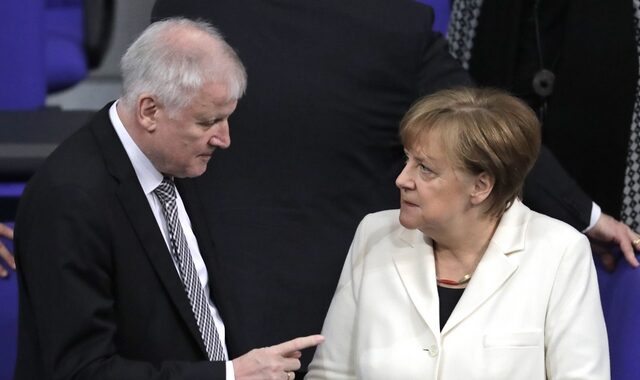 Γερμανία: Η εύθραυστη πολιτική ειρήνη απειλεί την κυριαρχία Μέρκελ