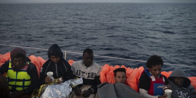Ιταλία: Αναζητείται πολιτική λύση για 442 “απελπισμένους της θάλασσας”