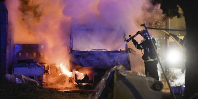Γαλλία: Τέταρτη νύχτα έντασης μετά τον θάνατο 22χρονου από σφαίρα αστυνομικού
