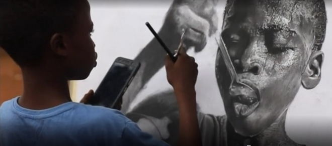 Πραγματικό ταλέντο: Αυτοδίδακτος 11χρονος Νιγηριανός αποτυπώνει τη ζωή στον καμβά
