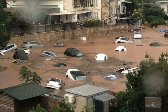 Καιρός: Πνίγηκαν τα Βόρεια Προάστια. Εγκλωβίστηκαν οδηγοί