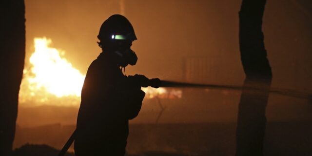 Σε νοσοκομείο της Σπάρτης διακομίστηκαν οι δύο τραυματίες πυροσβέστες