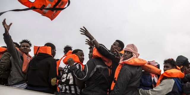 Νέο ναυάγιο ανοιχτά της Λιβύης: 124 αγνοούμενοι πρόσφυγες