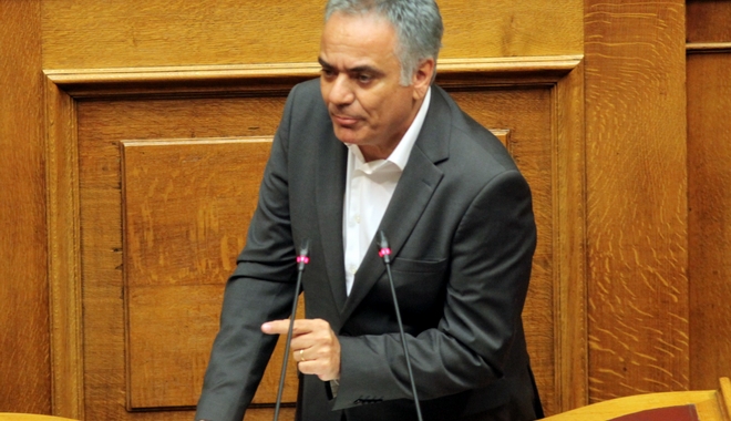 Σκουρλέτης: Ο Μητσοτάκης υιοθετεί ακροδεξιό λόγο