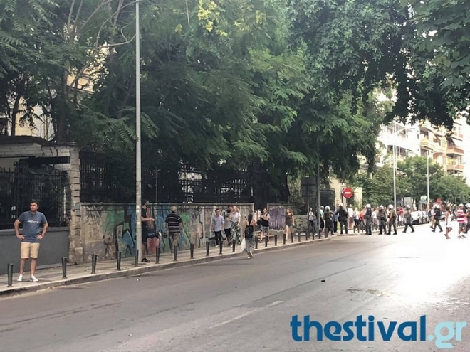 Θεσσαλονίκη: Επίθεση ακροδεξιών στον Ελεύθερο Κοινωνικό Χώρο “Σχολείο”