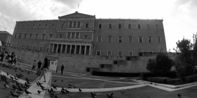 Συναγερμός για ύποπτη βαλίτσα στο Μνημείο του Αγνώστου Στρατιώτη