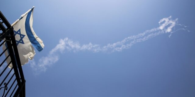 Το Ισραήλ κατέρριψε συριακό πολεμικό αεροσκάφος