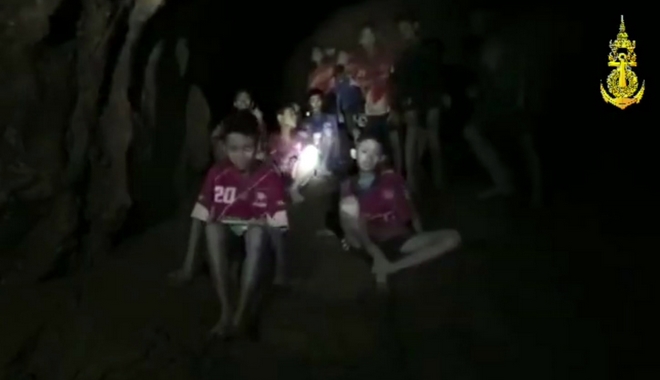 Ταϊλάνδη: Η στιγμή που οι διασώστες βρίσκουν ζωντανά τα 12 αγνοούμενα αγόρια