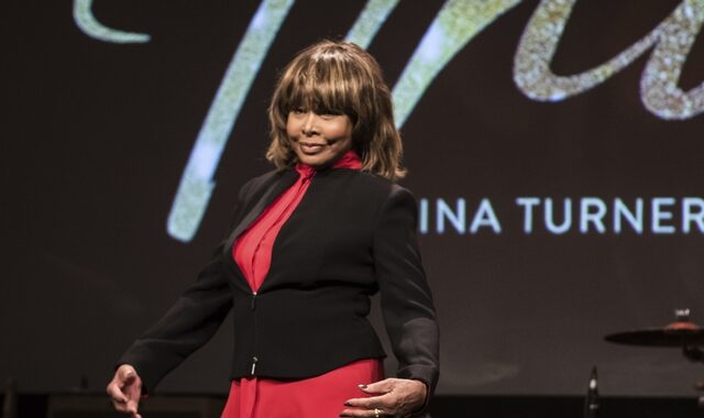 Δύσκολες ώρες για την Tina Turner: Αυτοκτόνησε ο γιος της