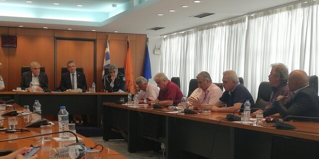 Τόσκας στο Ίλιον: “Είμαστε εδώ για να δώσουμε λύσεις”