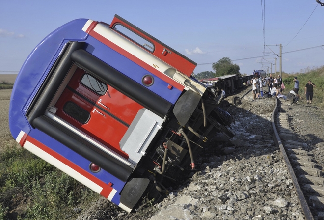 Εκτροχιασμός τρένου στη Τουρκία: Πληροφορίες για νεκρούς και τραυματίες