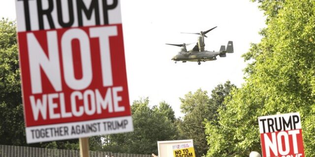 Βρετανία: Διαδήλωση με κατσαρόλες και κουδουνίστρες κατά της επίσκεψης Τραμπ