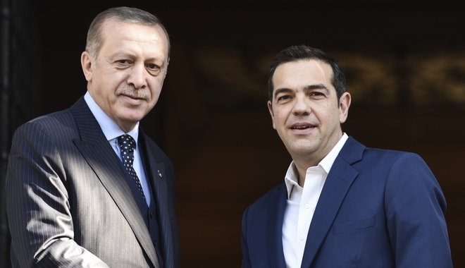 Άμεση αποφυλάκιση των δύο στρατιωτικών θα ζητήσει ο Τσίπρας από τον Ερντογάν