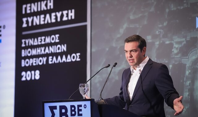 Βολές Τσίπρα κατά ΣΕΒ για συντάξεις και κατά Ντόρας για Ερντογάν