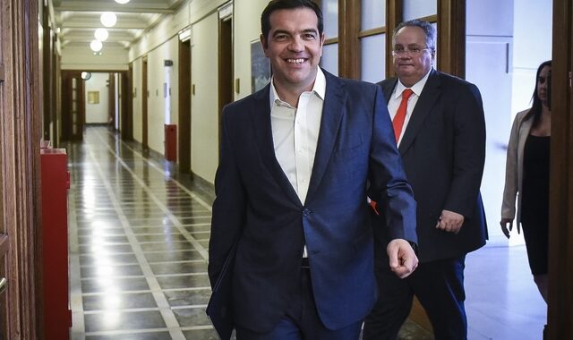 Τσίπρας: Ο Μητσοτάκης είναι με τον Κουρτς στο προσφυγικό και τα εργασιακά