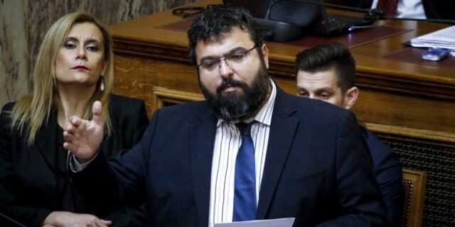 Βασιλειάδης: Απαγόρευση εισόδου στα γήπεδα σε οπαδούς που δημιουργούν έκτροπα